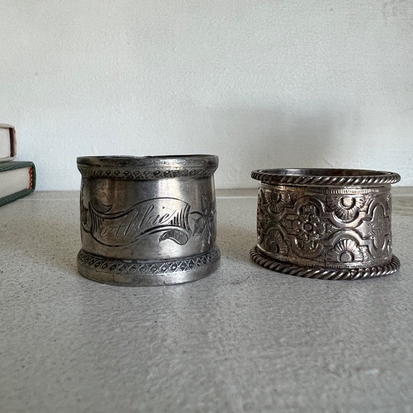 Set of 2 antique silver plated napkin rings engraved repousse - Picture 4 of 11